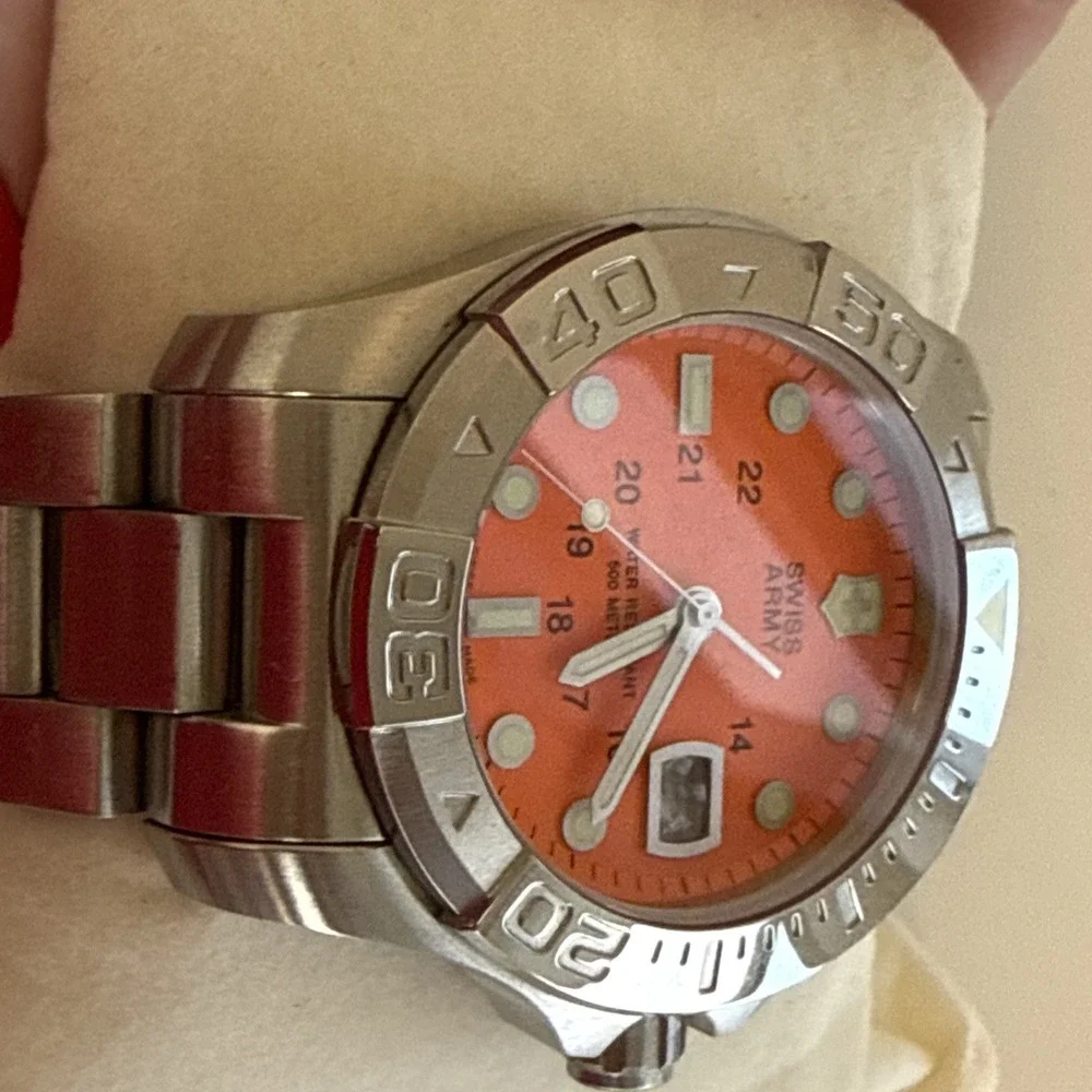 Victorinox Swiss Army Dive Master 500 watch orange dial …Rare stainless steel